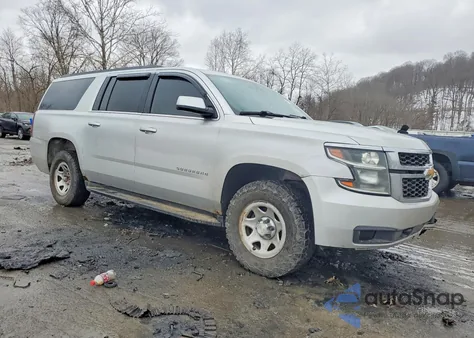 2018 Chevrolet Suburban K1500 z USA, uszkodzony, nr VIN 1GNSKKEC0JR138563